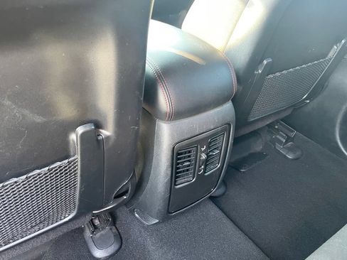 Used 2025 Dodge Durango GT AWD/4WD image 21