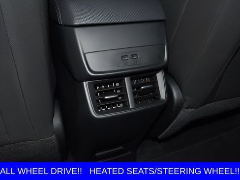 Used 2026 Chevrolet Equinox LT AWD/4WD image 18