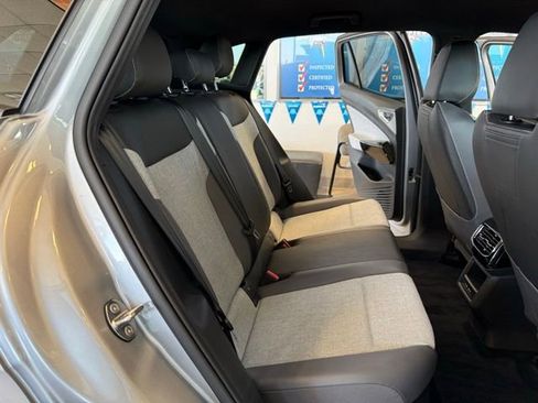 Used 2023 Volkswagen ID.4 Pro AWD/4WD image 17