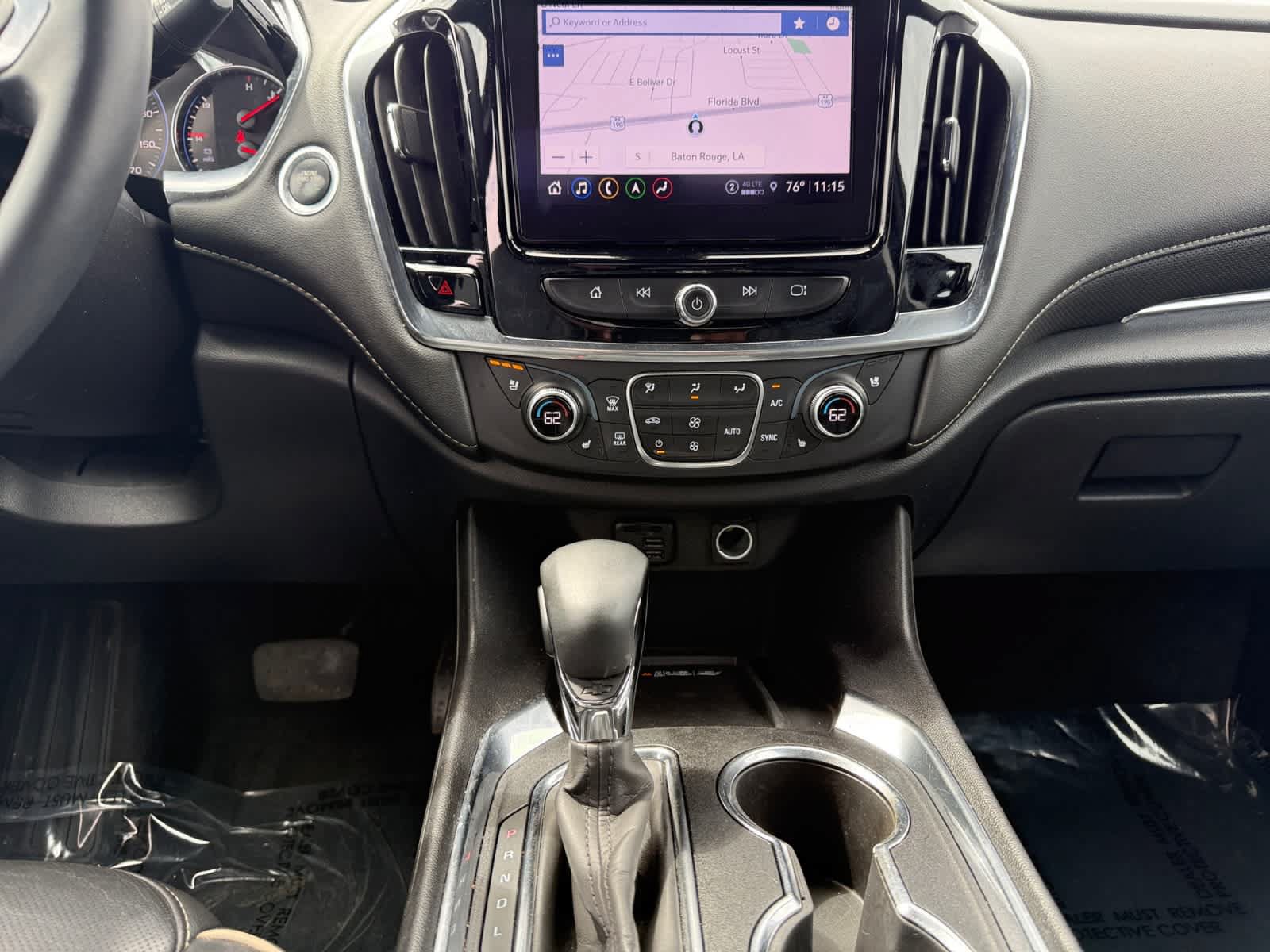 Used 2023 Chevrolet Traverse Premier FWD image 9