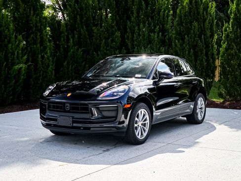Used 2026 Porsche Macan w/ Premium Package Plus AWD/4WD image 5