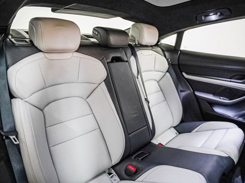 Used 2021 Porsche Taycan Turbo image 6