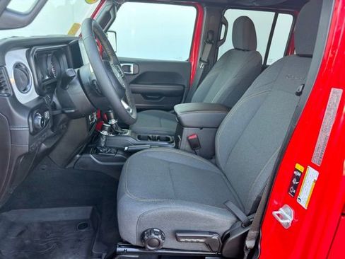 Used 2024 Jeep Wrangler Unlimited Sahara AWD/4WD image 19