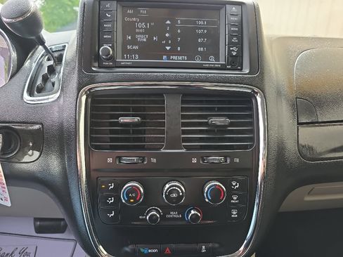 Used 2017 Dodge Grand Caravan SE w/ Power Window Group FWD image 18