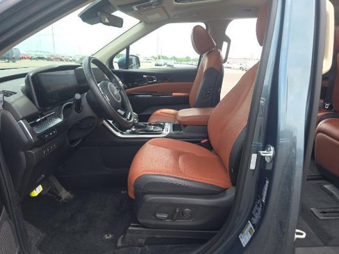 Used 2024 Kia Carnival SX Prestige FWD image 12
