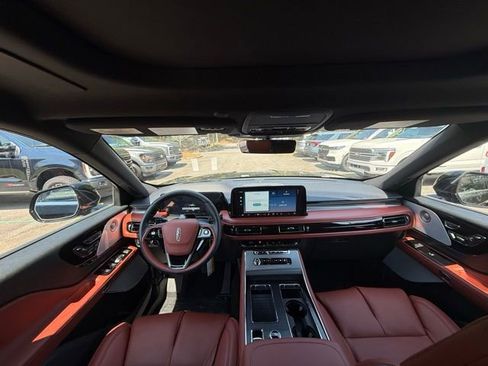 New 2025 Lincoln Aviator Reserve w/ Equipment Group 201A image 8