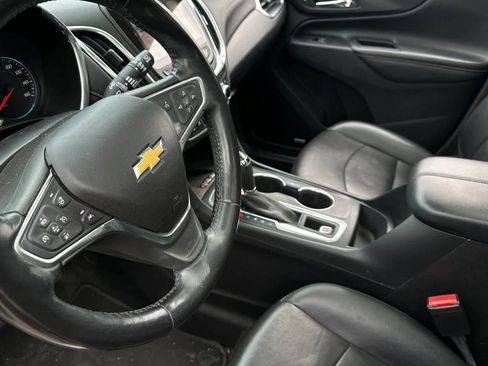 Used 2018 Chevrolet Equinox Premier FWD image 14
