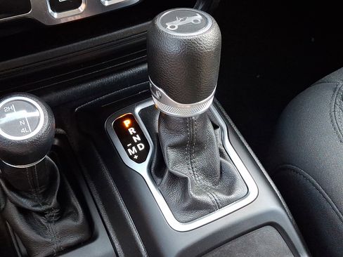 Certified 2019 Jeep Wrangler Sport image 14