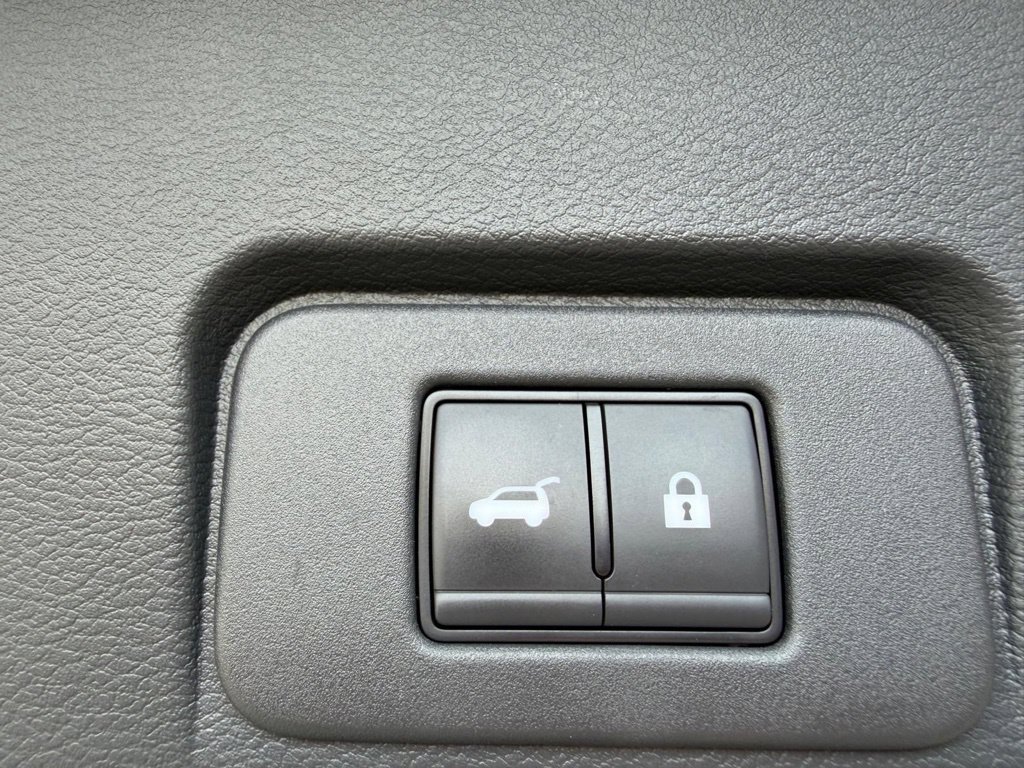 Used 2023 Nissan Rogue Platinum AWD/4WD image 26