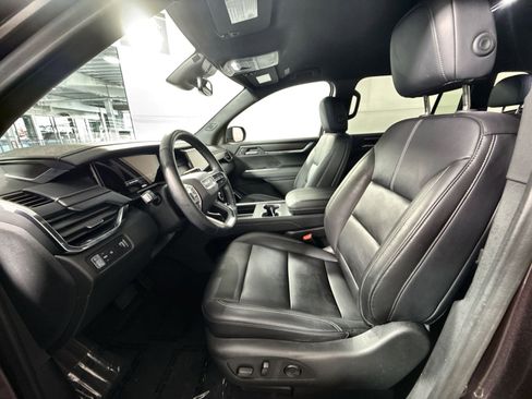 Used 2024 GMC Acadia Elevation image 13