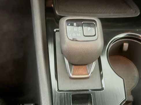 Used 2025 Nissan Rogue SV AWD/4WD image 24