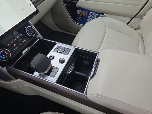 Certified 2023 Land Rover Range Rover SE image 25
