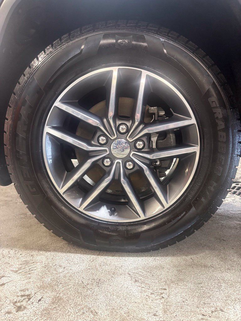 Used 2018 Jeep Grand Cherokee Limited AWD/4WD image 28