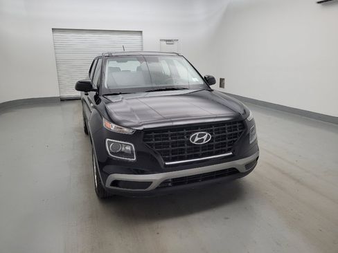 Used 2025 Hyundai Venue SE FWD image 14