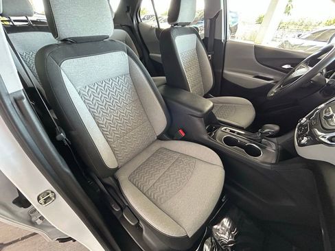 Used 2022 Chevrolet Equinox LS image 23