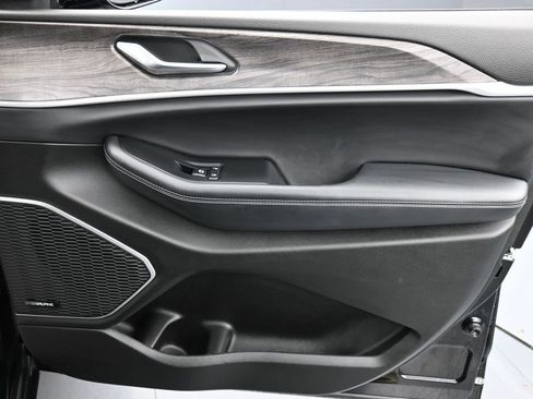 Used 2022 Jeep Grand Cherokee L Limited image 18