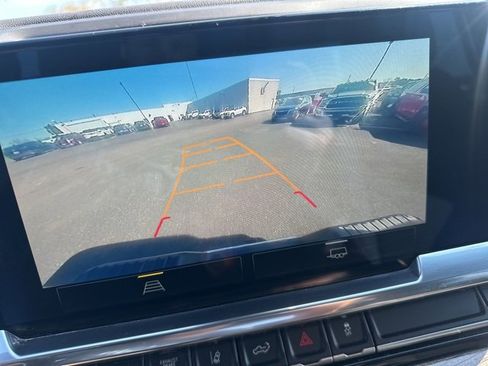 Used 2024 Chevrolet Silverado 3500 LT image 15