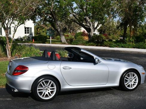 Used 2009 Mercedes-Benz SLK 300 image 6