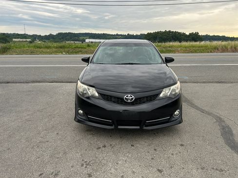 Used 2012 Toyota Camry SE FWD image 3