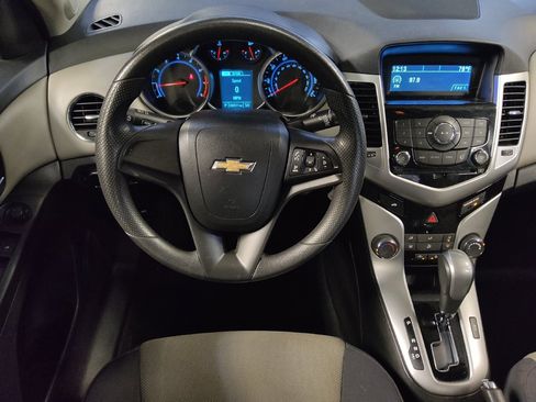 Used 2015 Chevrolet Cruze LS FWD image 22