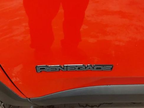 Used 2022 Jeep Renegade Altitude w/ Convenience Group AWD/4WD image 41