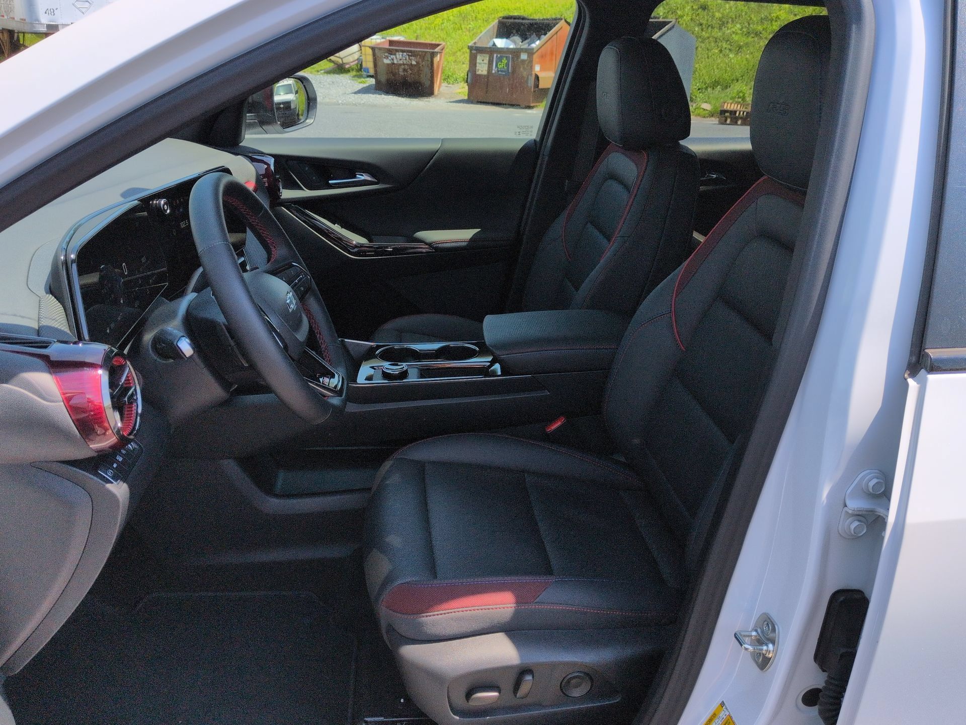 Certified 2025 Chevrolet Equinox RS w/ Safety and Technology Package AWD/4WD image 19