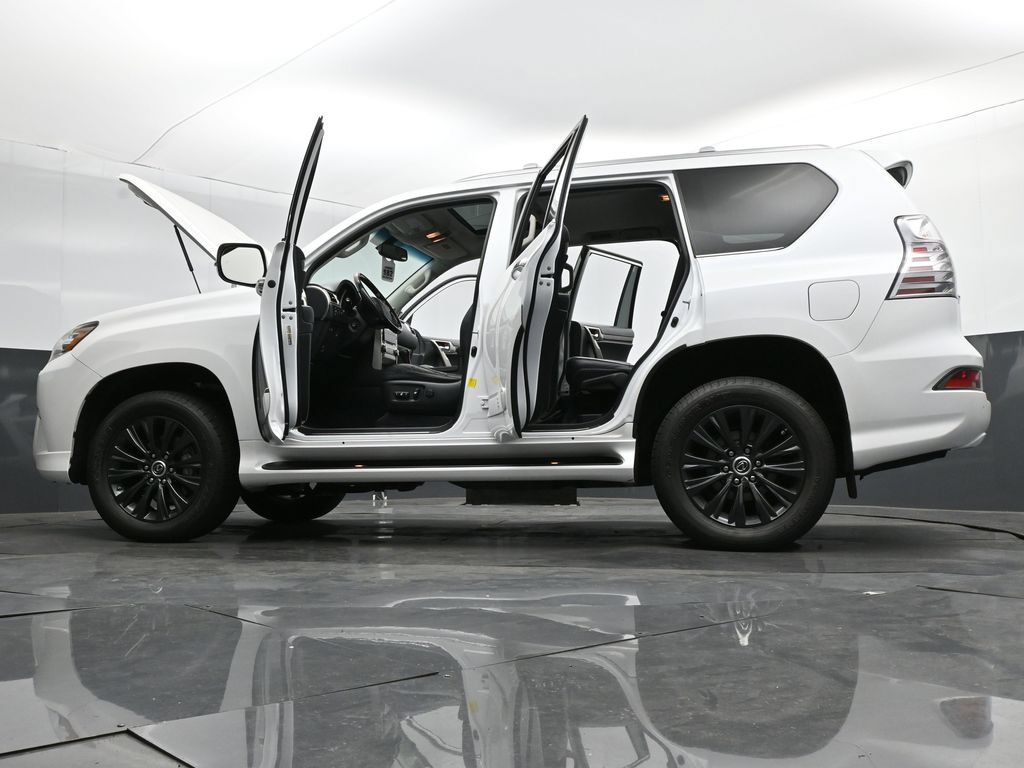 Used 2016 Lexus GX 460 w/ Premium Package AWD/4WD image 38
