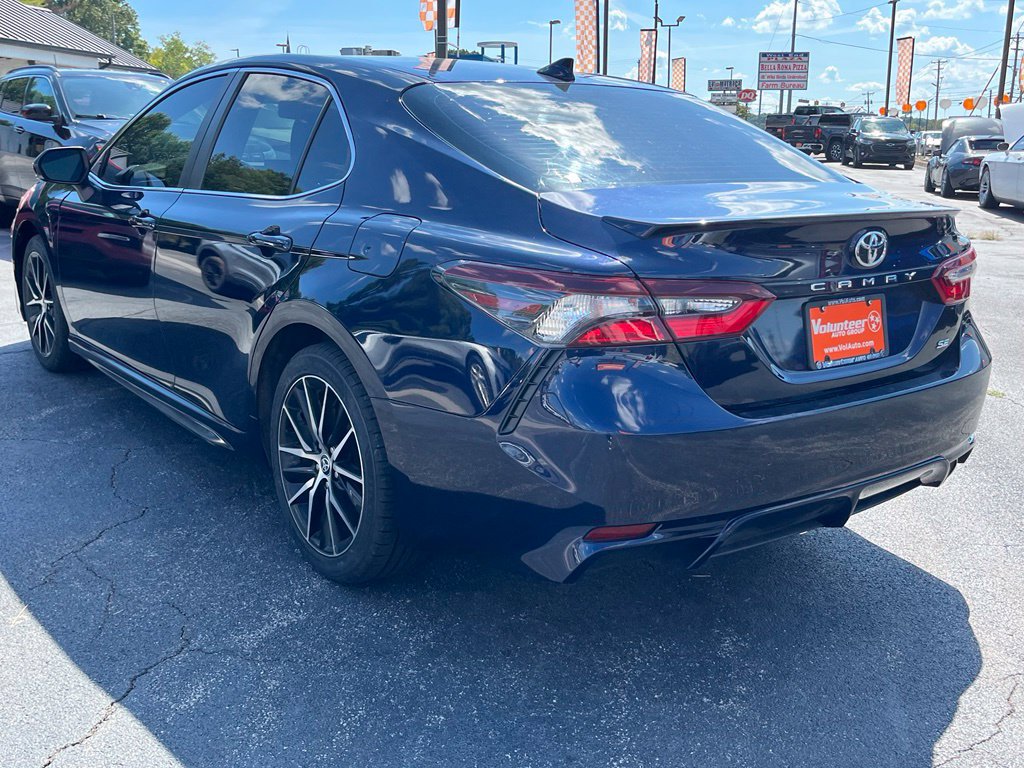 Used 2022 Toyota Camry SE FWD image 6