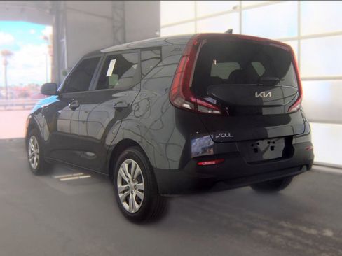 Used 2022 Kia Soul LX FWD image 4