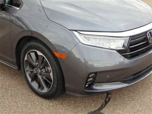 Certified 2023 Honda Odyssey Elite image 2