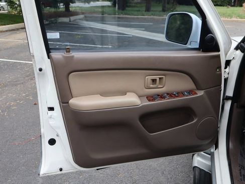 Used 2000 Toyota 4Runner Limited AWD/4WD image 23