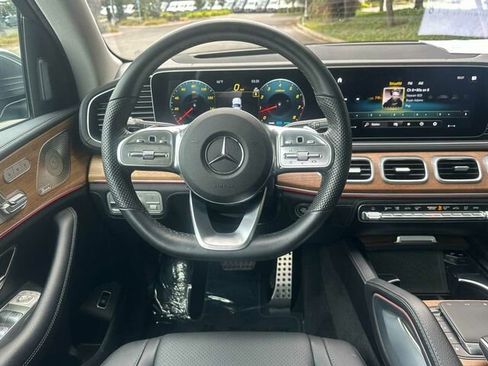 Used 2023 Mercedes-Benz GLS 450 4MATIC image 18