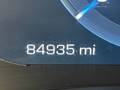 Used 2018 Cadillac Escalade Platinum image 18