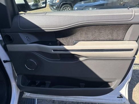 Used 2018 Ford Expedition Limited w/ Equipment Group 302A image 18