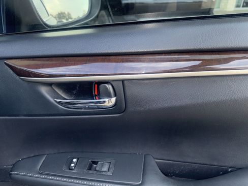 Used 2014 Lexus ES 350 w/ Luxury Package FWD image 17