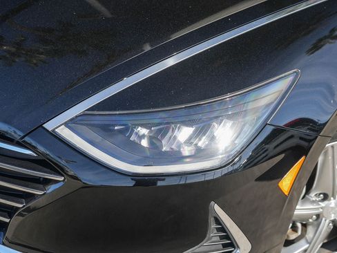 Used 2023 Hyundai Sonata SE FWD image 2