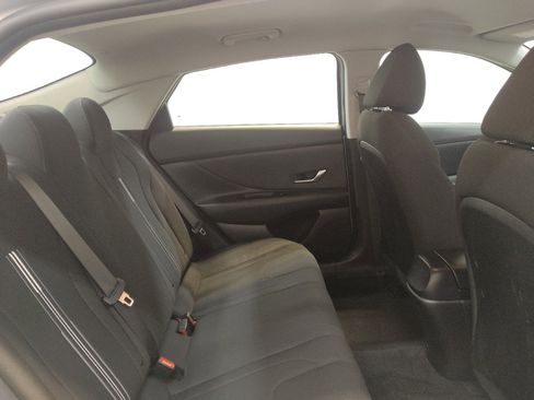 Used 2021 Hyundai Elantra SEL FWD image 19