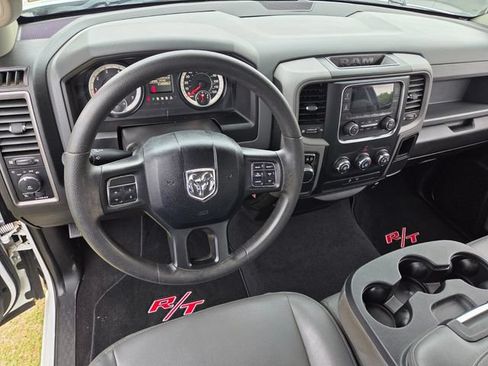 Used 2019 RAM 1500 Express RWD image 14