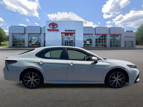 Certified 2023 Toyota Camry SE FWD image 4
