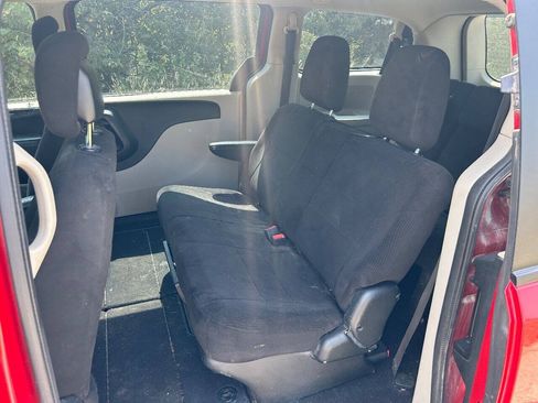 Used 2013 Dodge Grand Caravan American Value Package w/ UConnect Hands-Free Group FWD image 8