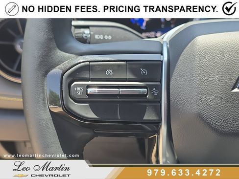 Used 2025 Chevrolet Colorado ZR2 w/ Technology Package AWD/4WD image 23