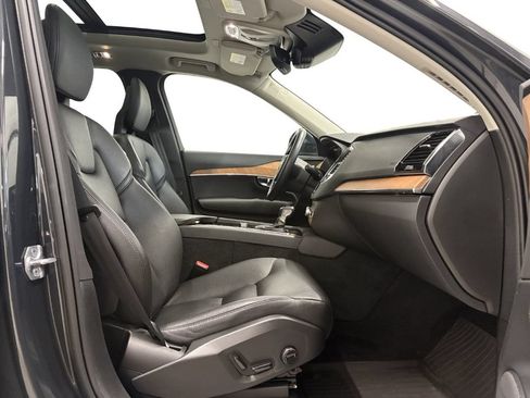 Used 2022 Volvo XC90 T6 Momentum w/ Advanced Package AWD/4WD image 17