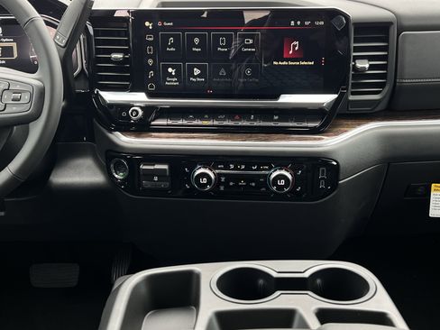 New 2026 GMC Sierra 1500 Elevation image 17