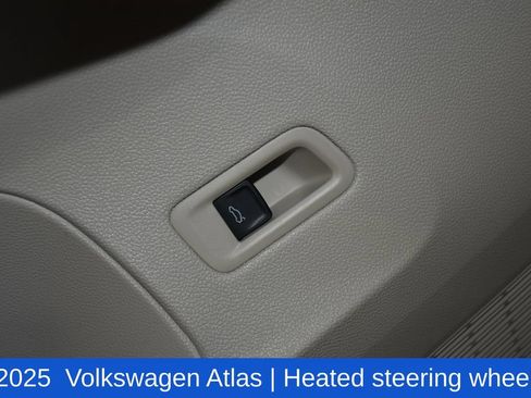 Used 2025 Volkswagen Atlas SE FWD image 25