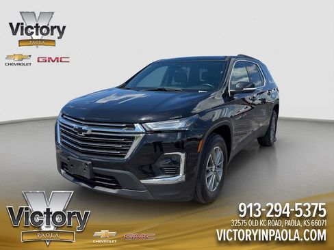 Used 2023 Chevrolet Traverse LT FWD image 1