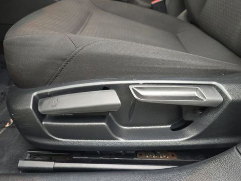 Used 2016 Volkswagen Jetta SE FWD image 13