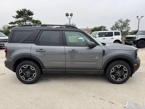 Used 2025 Ford Bronco Sport Outer Banks w/ Outer Banks Tech Package+ AWD/4WD image 2