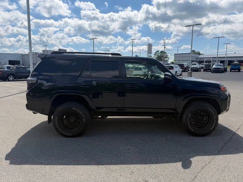 Used 2019 Toyota 4Runner TRD Off-Road Premium AWD/4WD image 7