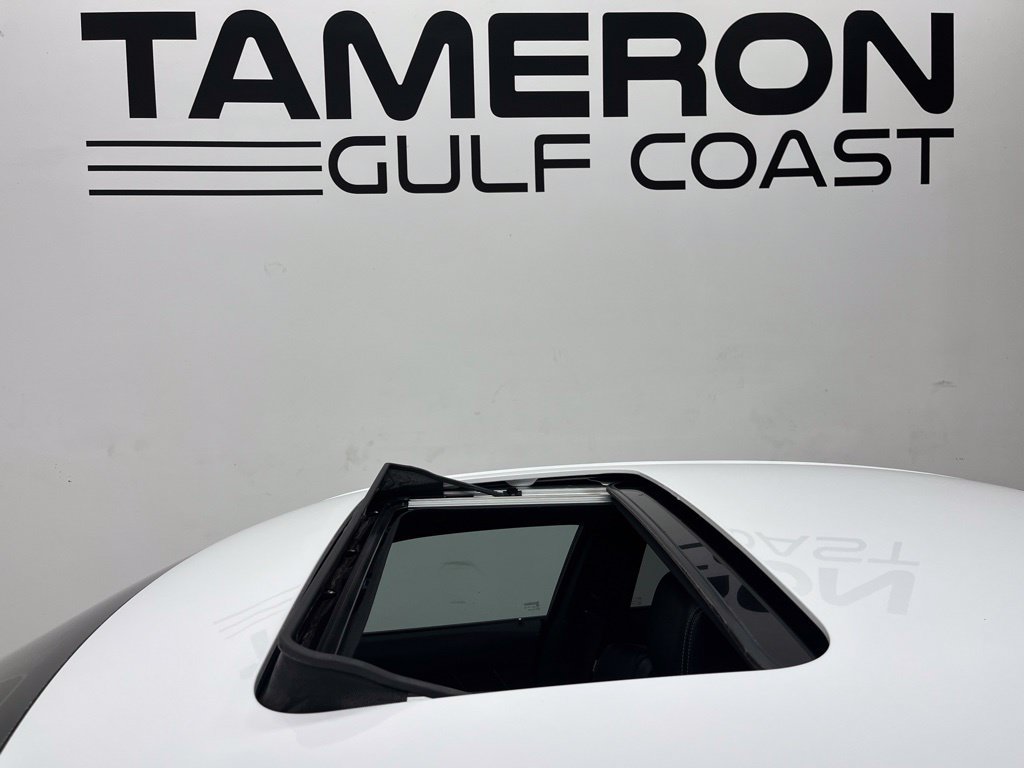 Used 2012 Dodge Charger SRT8 w/ Adaptive Cruise Control Group RWD image 17