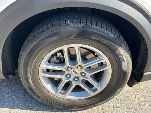 Used 2026 Ford Explorer Active RWD image 10